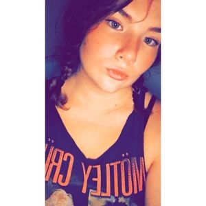 Meet your Posher, Janelle